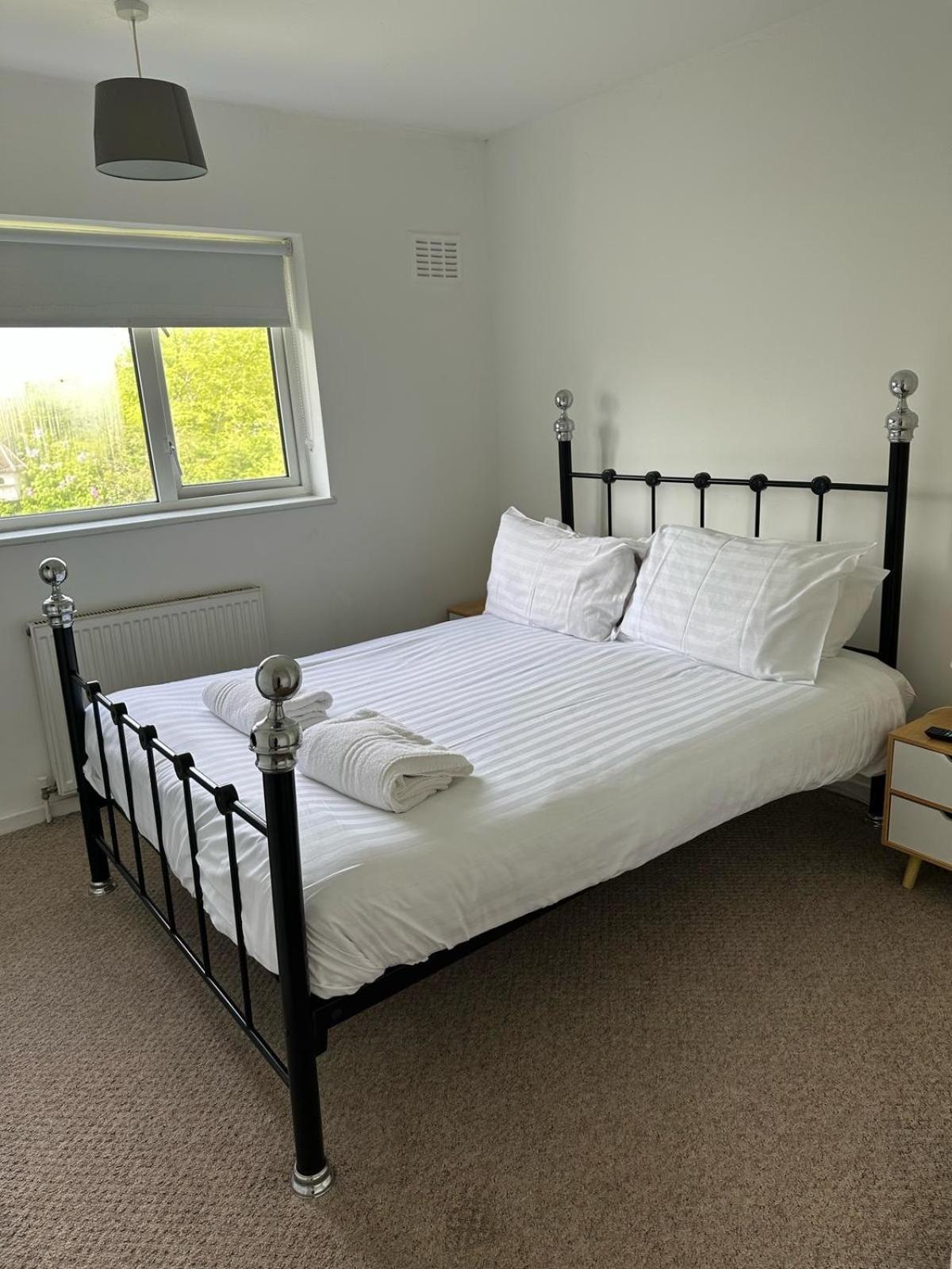 House Number 8 Sleeps Up To 6 People With Smart Tvs In Every Room Wellington  Exterior foto